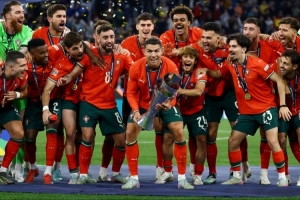 加拉：C罗明年世界杯很难首发了，夺冠梦想最终可能以泪水收场