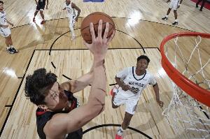 锡安现场观战&称喜欢看杨瀚森打球！杨瀚森：我也喜欢看他打球