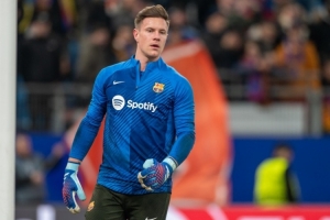 群体攻击！卡尼萨雷斯批特狮：很多德国人都这样，他们非首发不可