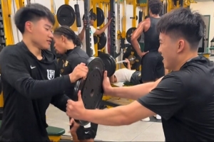 满满期待！旧金山大学开启新赛季训练 王俊杰与赵维伦多次同框