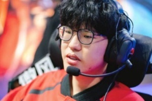 牢杰能啃下TES吗？Jiejie加盟FPX后取得首个小局胜利