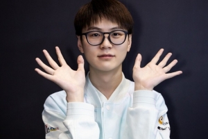 横扫WE后 IG辅助meiko晒照：早点下班，吃多点