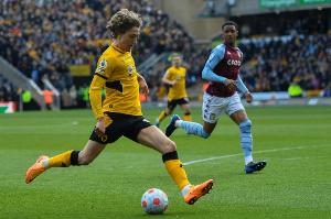 记者：狼队前锋法比奥-席尔瓦2700万欧加盟多特蒙德，明日体检