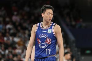 直播吧：张知垚转会北京首钢的交易不涉及其他球员 只有转会费