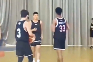 探长：彰华非现身广州龙狮俱乐部基地 身穿队服参与训练