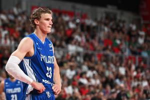 FIBA微波炉！马尔卡宁首节2中2&罚球6中5贡献10分1板1助1断