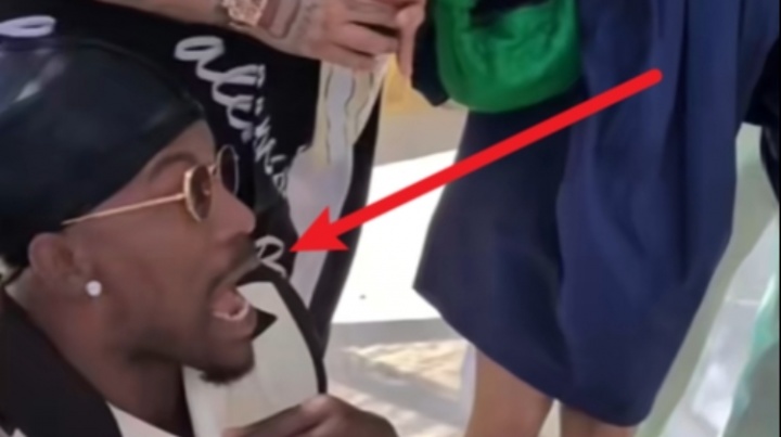 笑死巴特勒被魔术师变出的“小蛇”吓到瘫坐在地&惊出表情包