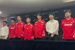 WE赛后群访 教练：这个赛段一路跌跌撞撞走到这里 很遗憾 辛苦了