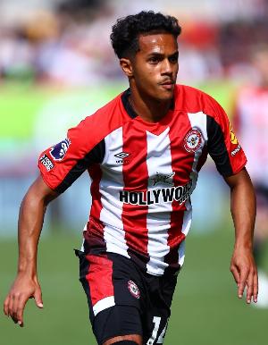 罗马诺：里昂想要租借+选择性买断引进卡瓦略，遭布伦特福德拒绝