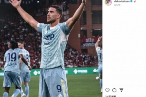 触底反弹？弗拉霍维奇社媒晒全场最佳奖杯+霸气庆祝照：☝