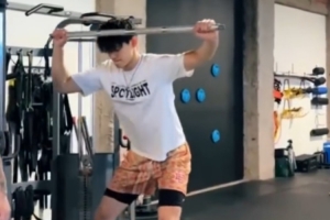 专业！康复机构晒曾凡博前往布鲁克林前的一些康复过程