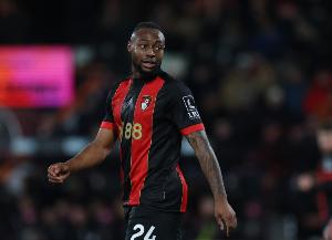 记者：曼联今夏曾积极追求塞梅尼奥，阿莫林还与球员会面共进晚餐