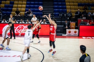 进攻高效！周展锋16分钟7中5&三分6中4拿到14分 另有2板3助