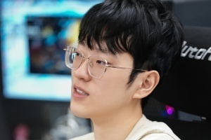 真被打爆了呀！Scout表现过于灾难 赛后#Scout#话题冲上微博热搜第七