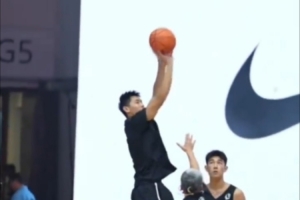 期待新赛季表现！崔永熙在商业活动中展示翻身后仰跳投