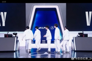 圈内人：BLG让二追三 对于京东来说痛失好局 整场中单的gap比较大