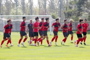 亚泰10日远征天府之国挑战成都蓉城 彭欣力解禁复出状态不错