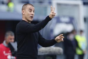 粤媒：卡纳瓦罗执教未能展现出独当一面的能力，优势是情商一流