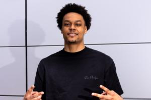 美记：篮网一年合同签约2米11中锋大卫-莫卡