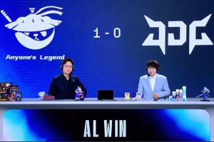 JDG粉丝怒斥首局落败：蠢猪一个赛季玩不明白潘森 5-1跑去跟熊两个solo还没搞过