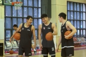 广工&清华在龙狮连线！短暂合练就有良好化学反应的陈国豪逄砚钧