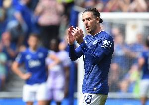 不满！格拉利什：对方在拖延比赛时间，补时这么短更是英超少见