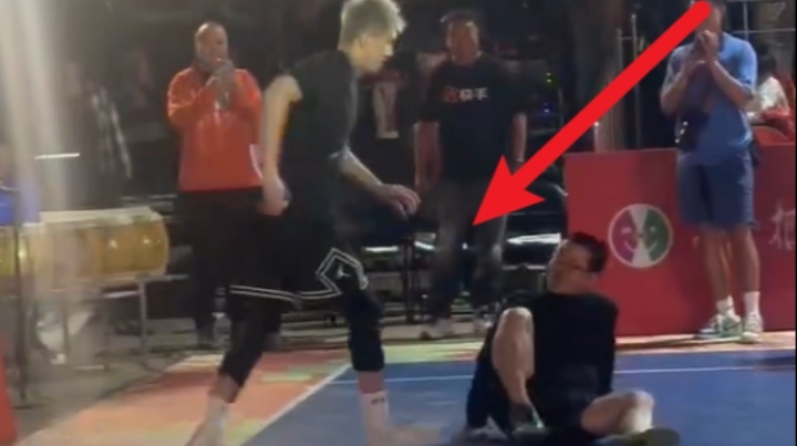 记仇徐静雨和追梦五一挡拆接球上篮被郭艾伦帽翻在地+跨栏