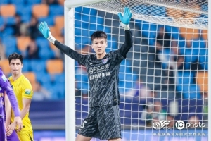 高接低挡！恭喜闫炳良收获天津津门虎vs深圳新鹏城全场最佳球员