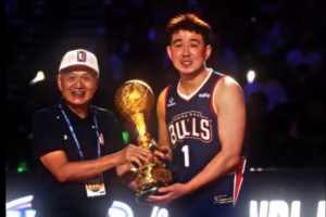 恭喜董健荣获2025赛季常规赛MVP及三分王！