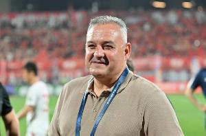 媒体人谈萨尔瓦多下课：他的锅主要是中场构建没强度 吴庆暂带队