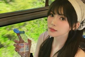 无畏契约赛事主持人麦麦晒照：感受空气和阳光~