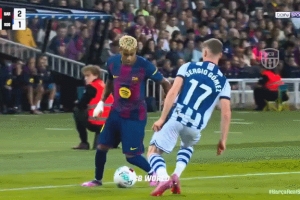 妙到毫巅！亚马尔牛尾巴穿裆过人，把戈麦斯过“呆”了