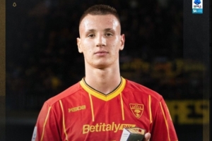 卡马达：很高兴打进意甲首球并帮助球队，我把进球献给弗洛伦齐