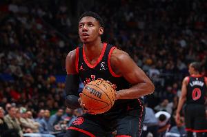 巴雷特：队里没有自负的人 曾经效力过一些球队球都不传一下的