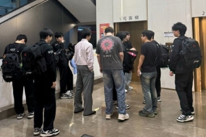 JDG分享选手动态：这个月，我们把足迹留在了深圳