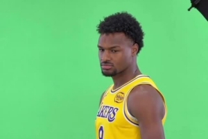 生涯第2季！媒体晒布朗尼拍摄新赛季定妆照