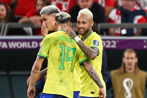 安东尼：内马尔最有天赋，他和小罗是我的标杆，梅西C罗都是最佳