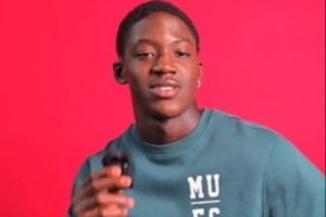 梅努趣味问答：曼联传奇7号选谁？C罗 | 最喜欢什么色球衣？黑色