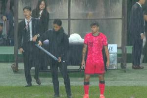 韩国队半场调整，归化球员卡斯特罗普替补登场！