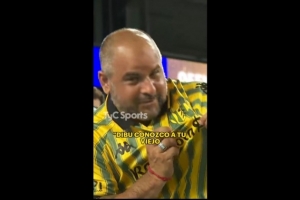 友爱，大马丁按约定将自己的训练服赠送给家乡球队的球迷