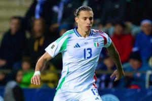 卡拉菲奥里在意大利踢左中卫，热区遍布前中后，对抗防守传球兼顾