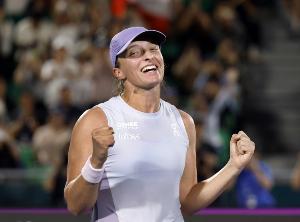 亚历山德洛娃生涯首次跻身世界前十之列，本赛季三进500赛决赛