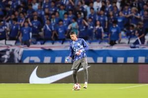 新民晚报谈中超球队出战亚冠：目前中超球队在亚冠就是“送温暖”