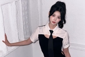 永劫无间女主持娅鸽更博晒照：突然入秋咯～大家注意保暖