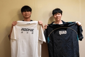 FLY分享队员与Rookie&Wei交换队服：一次匆匆的交换队服