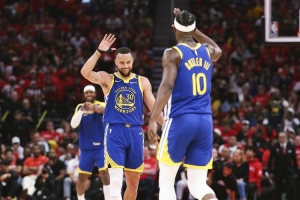 希尔德：库里吸引了太多防守端的注意力 巴特勒很谦逊&训练努力