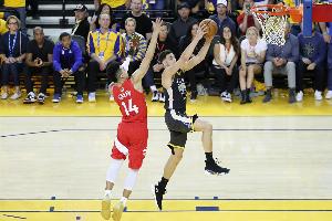 铁林：这么多年了勇士球迷别再缠着我了 我真不是故意弄伤克莱