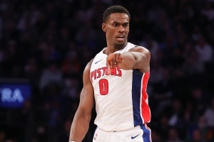 小意思！杰伦-杜伦10中8高效得20分6板1助2断3盖帽