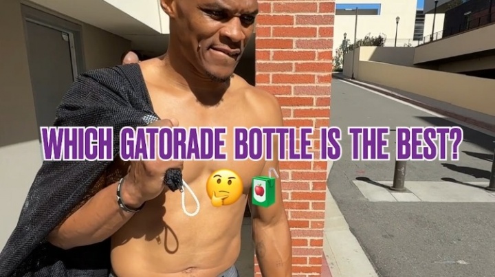 这36岁？威少身材依旧炸裂：小平头+大胸肌+八块腹肌