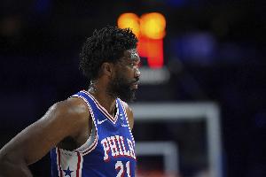 铁林：恩比德可是MVP级别的球员 若他健康76人必定能锁定季后赛